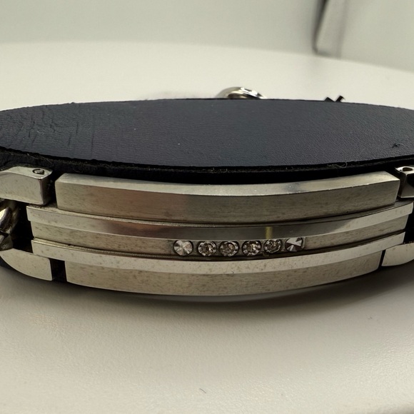 New Men’s cross necklace and curb link bracelet set, stainless steel w/diamonds - Picture 3 of 9